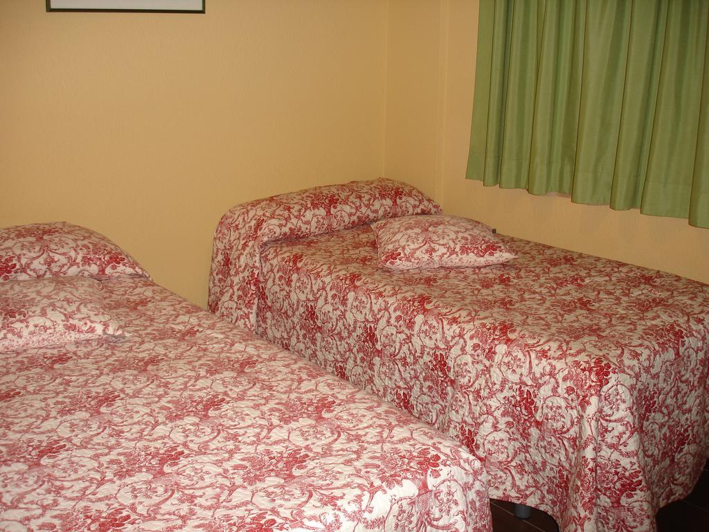 Hostal Puerta Bonita Vista Alegre Madrid Luaran gambar