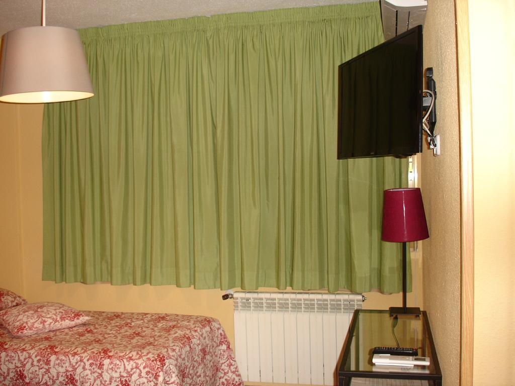 Hostal Puerta Bonita Vista Alegre Madrid Luaran gambar