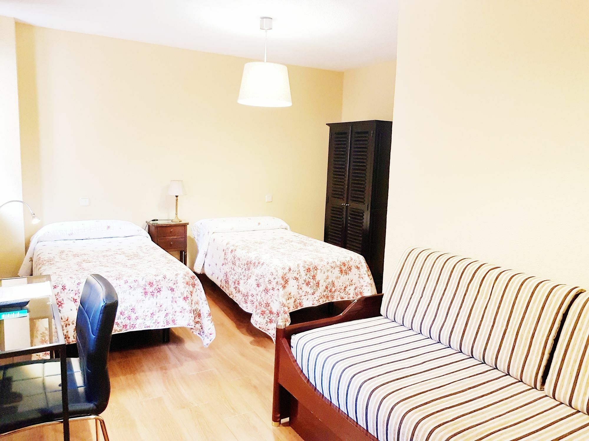 Hostal Puerta Bonita Vista Alegre Madrid Luaran gambar