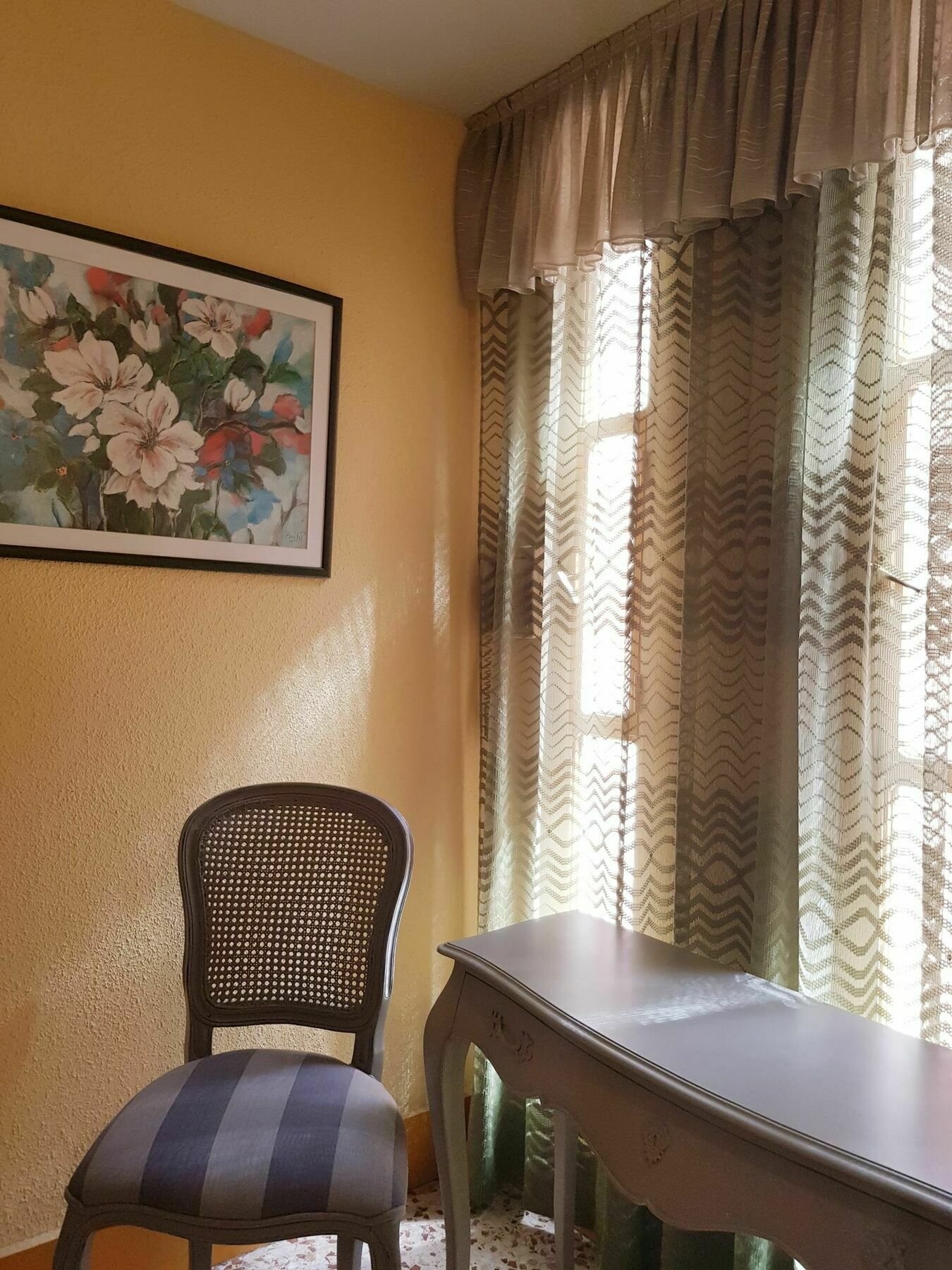 Hostal Puerta Bonita Vista Alegre Madrid Luaran gambar